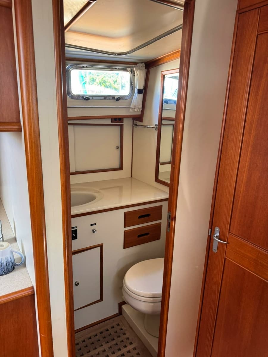 1999 Grand Banks Yachts 