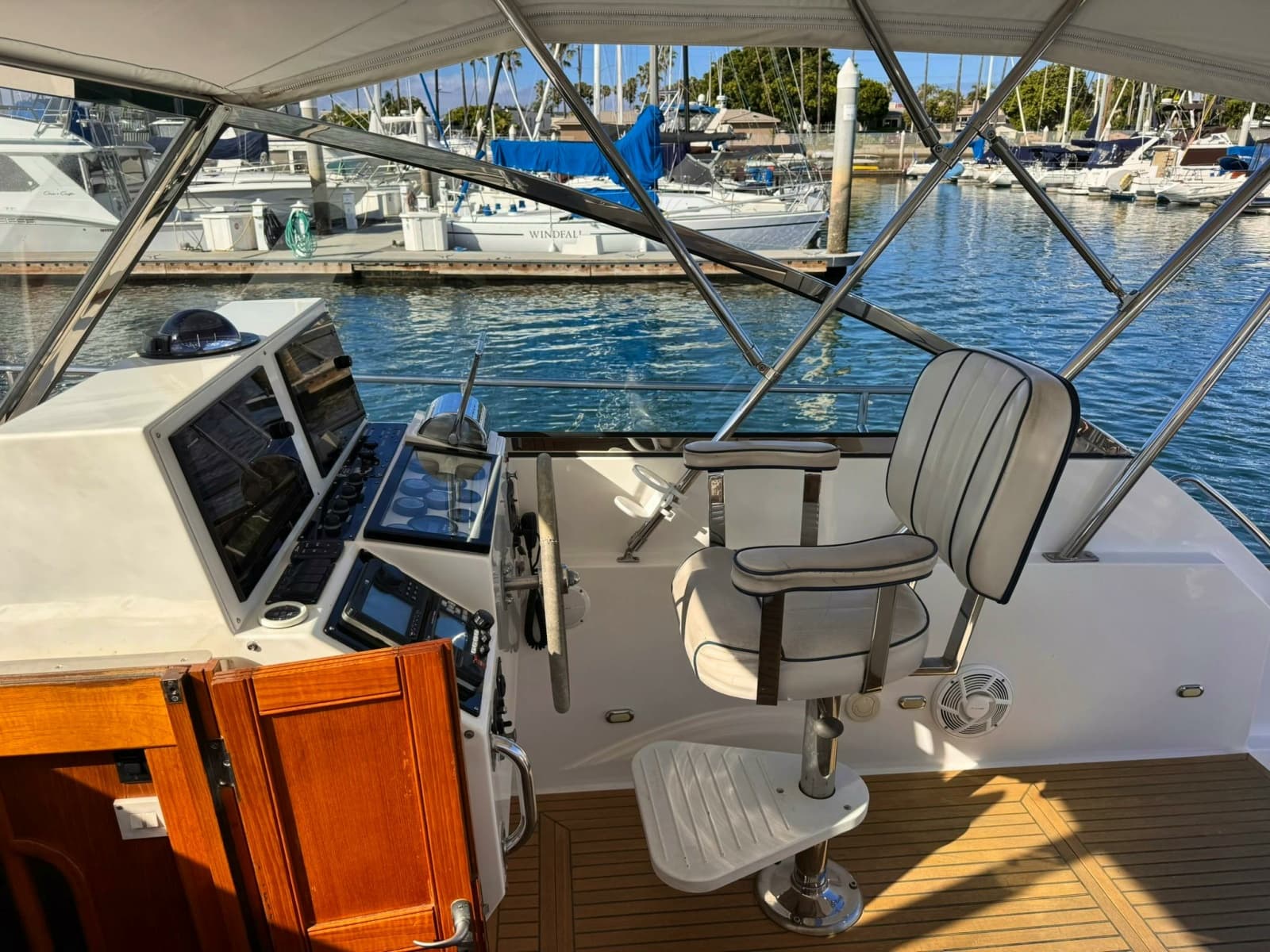 1999 Grand Banks Yachts  - Photo 17