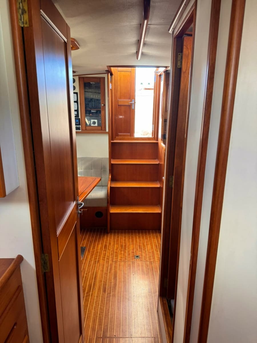 1999 Grand Banks Yachts 