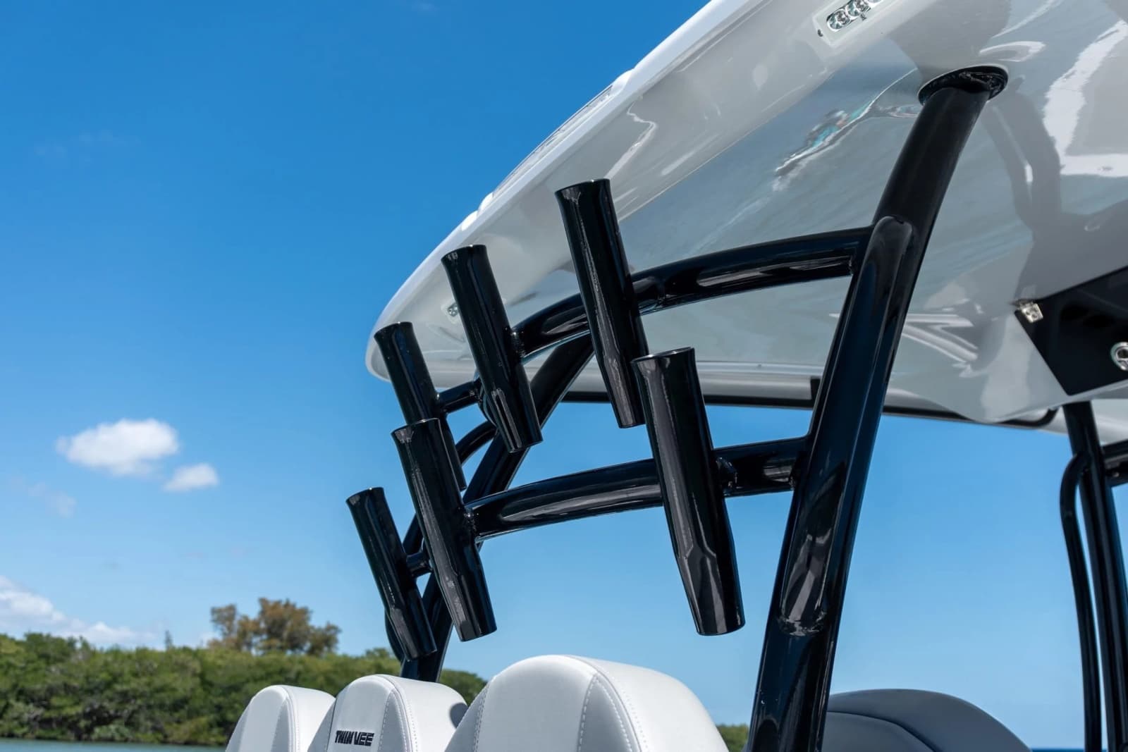 2026 Twin Vee 340 GFX CC