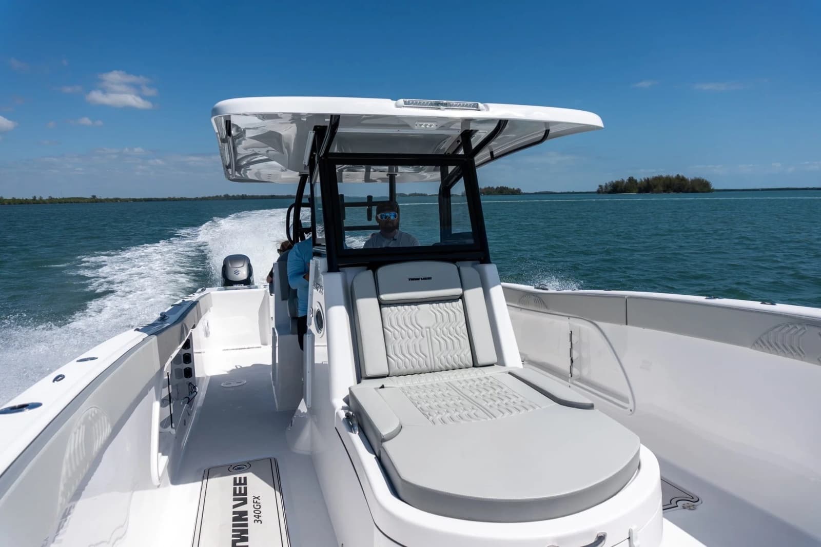 2026 Twin Vee 340 GFX CC