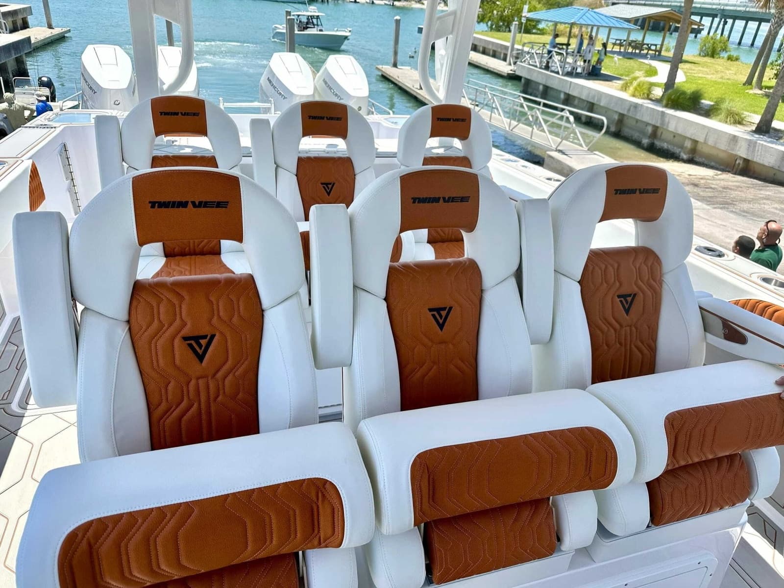 2026 Twin Vee 400 GFX2 CC