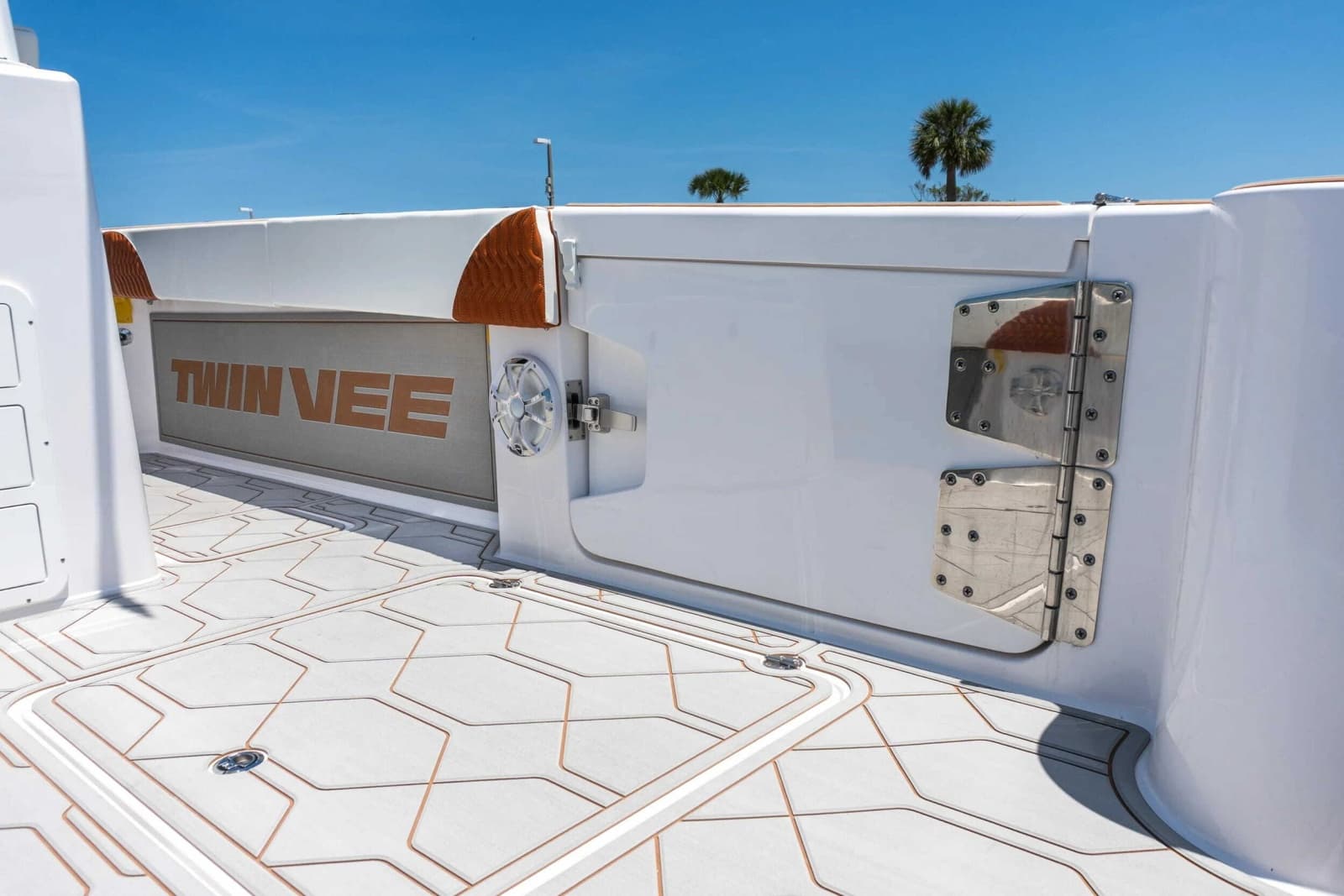 2026 Twin Vee 400 GFX2 CC