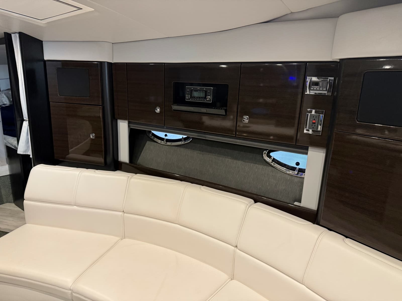 2020 Formula 34 Performance Cruiser - Photo 5