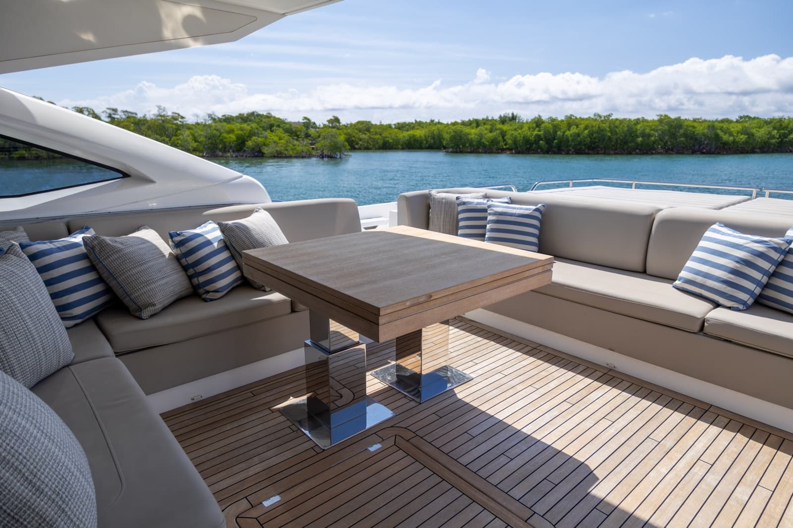 2020 Sunseeker PREDATOR 74 XPS