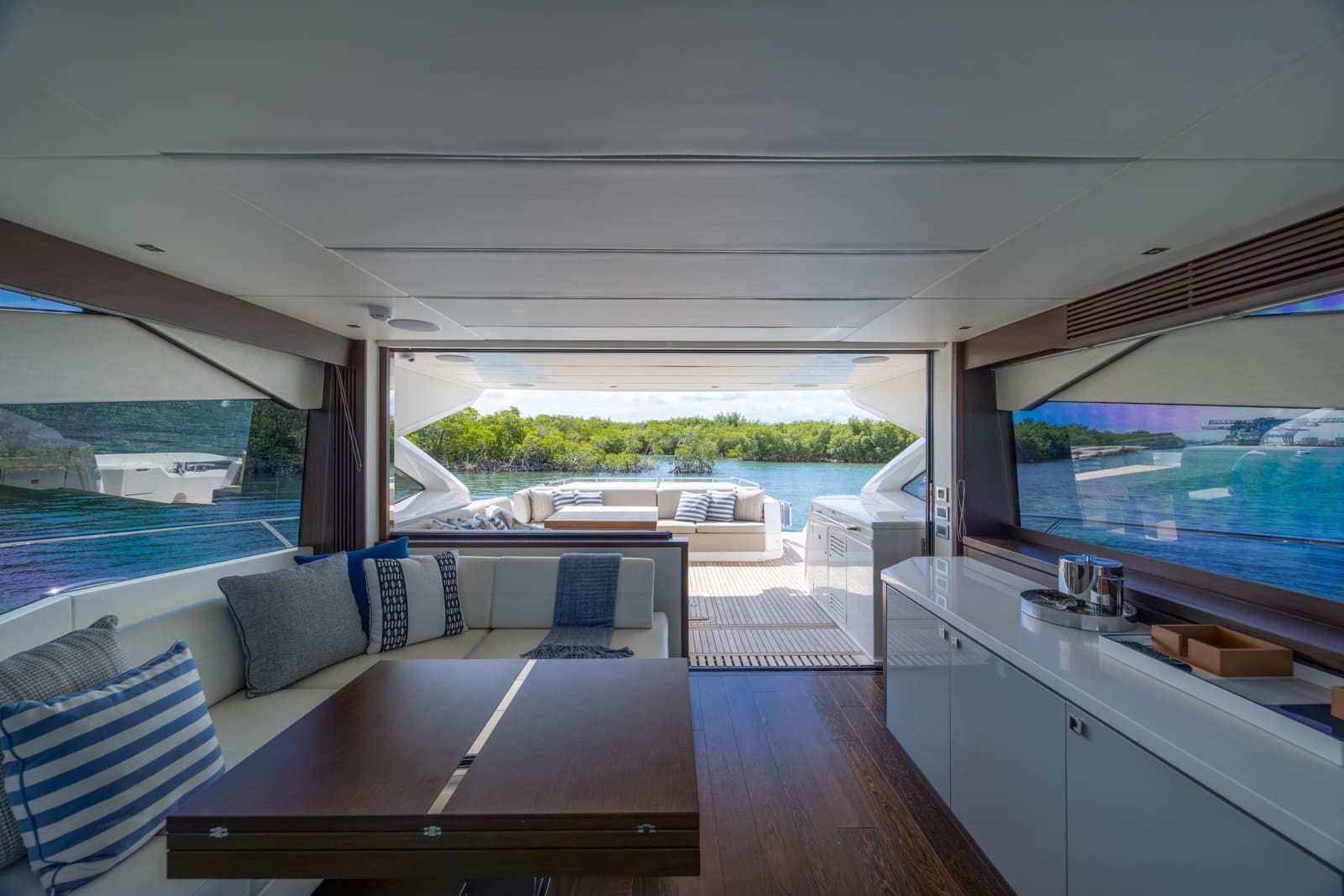 2020 Sunseeker PREDATOR 74 XPS