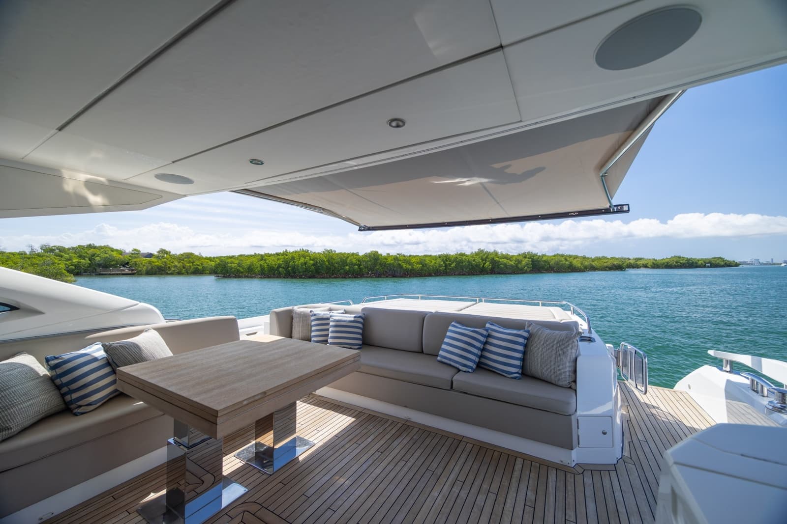 2020 Sunseeker PREDATOR 74 XPS