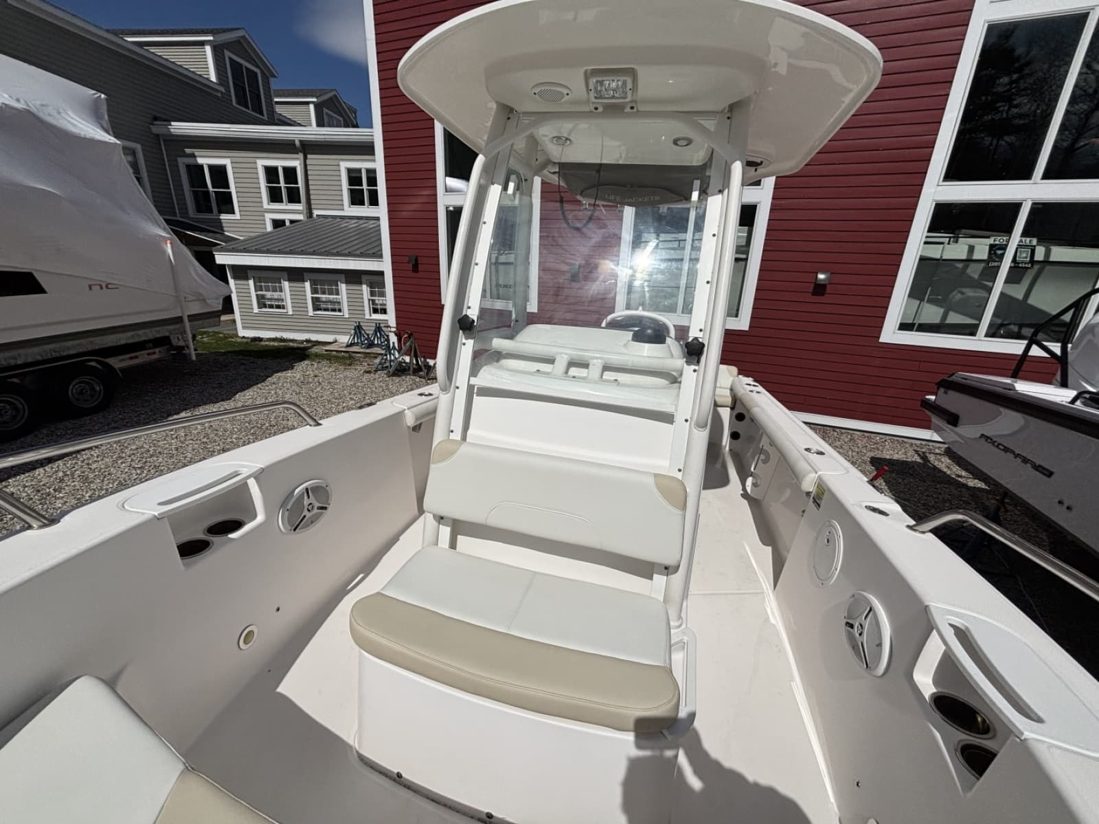 2011 Everglades Everglades 230 CC