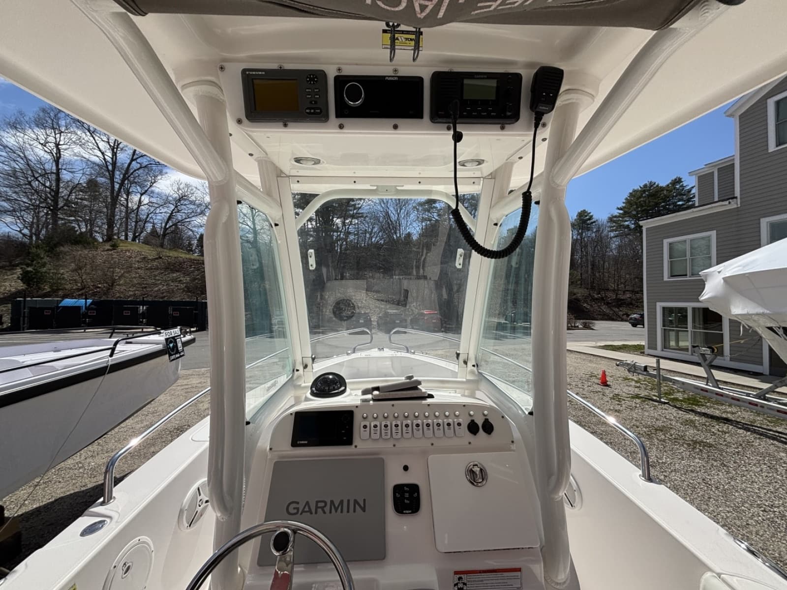 2011 Everglades Everglades 230 CC