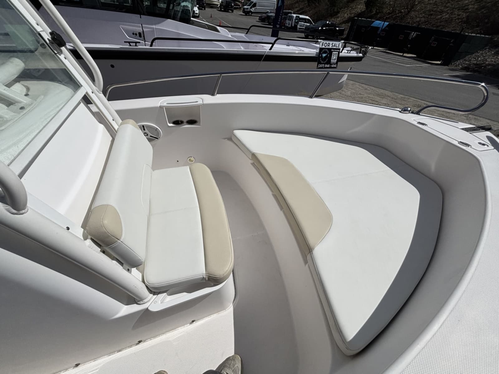 2011 Everglades Everglades 230 CC