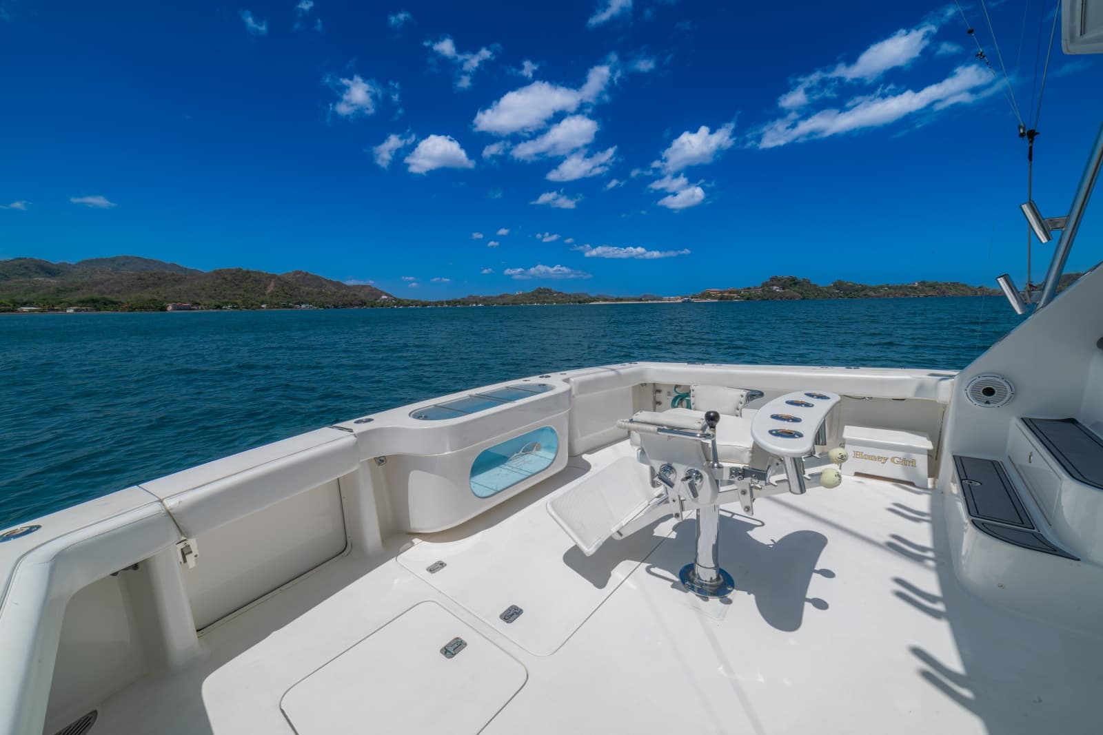 2005 Viking 61 Convertible - Photo 55