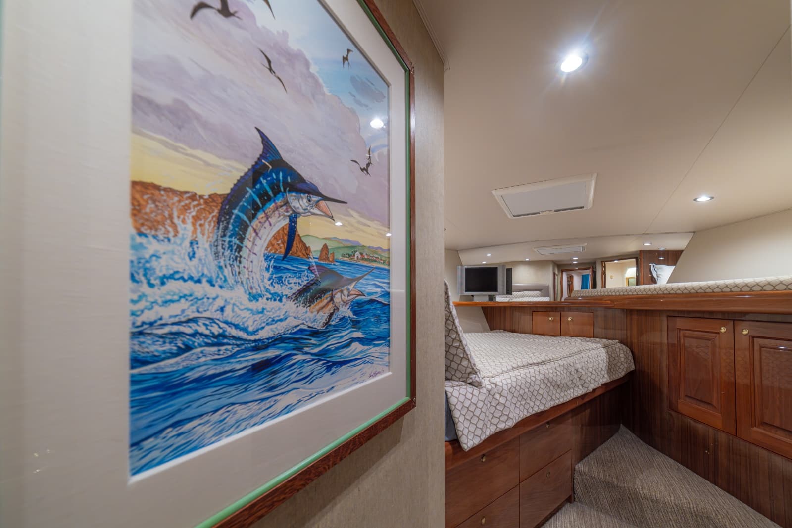2005 Viking 61 Convertible - Photo 39
