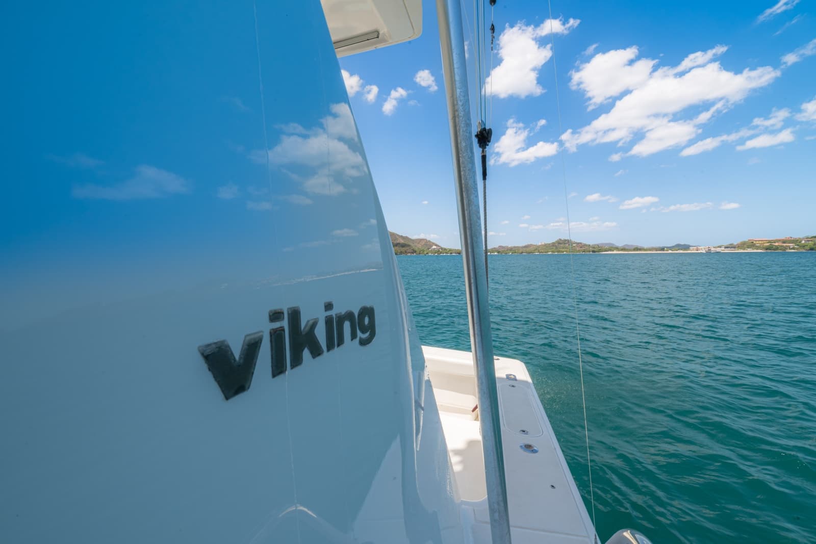 2005 Viking 61 Convertible - Photo 72