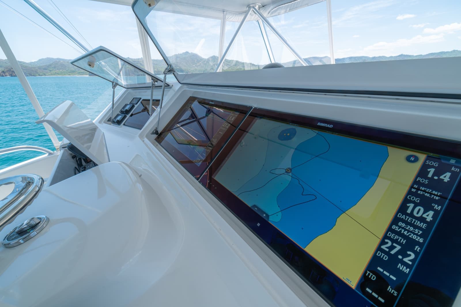 2005 Viking 61 Convertible - Photo 66