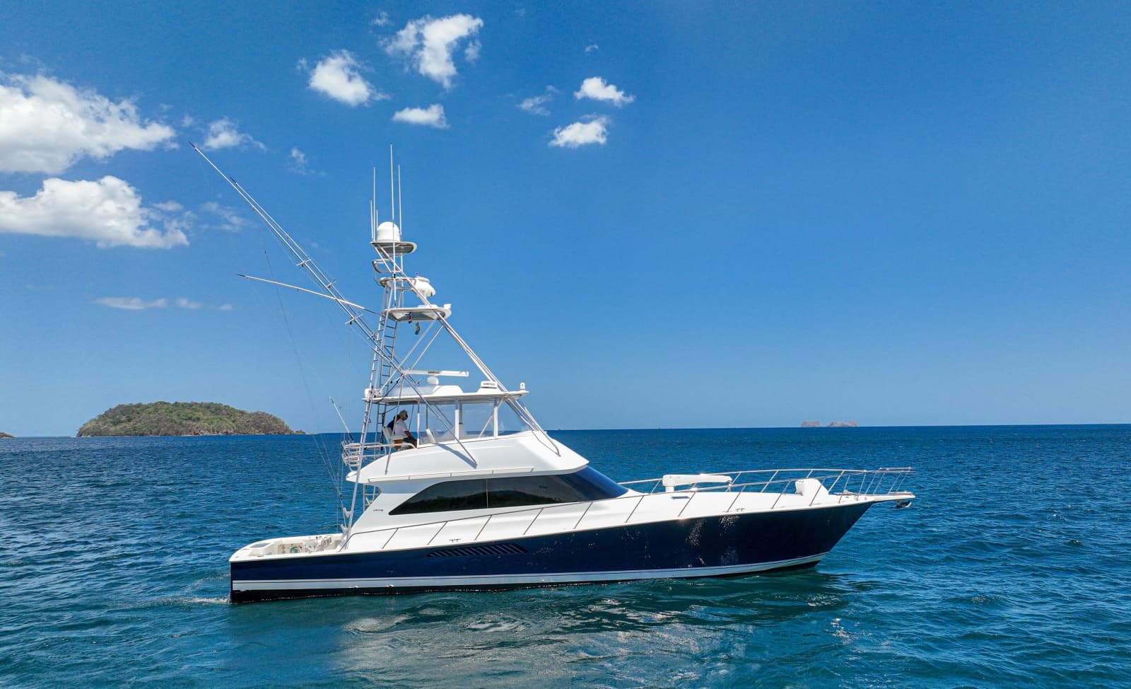 2005 Viking 61 Convertible - Photo 1