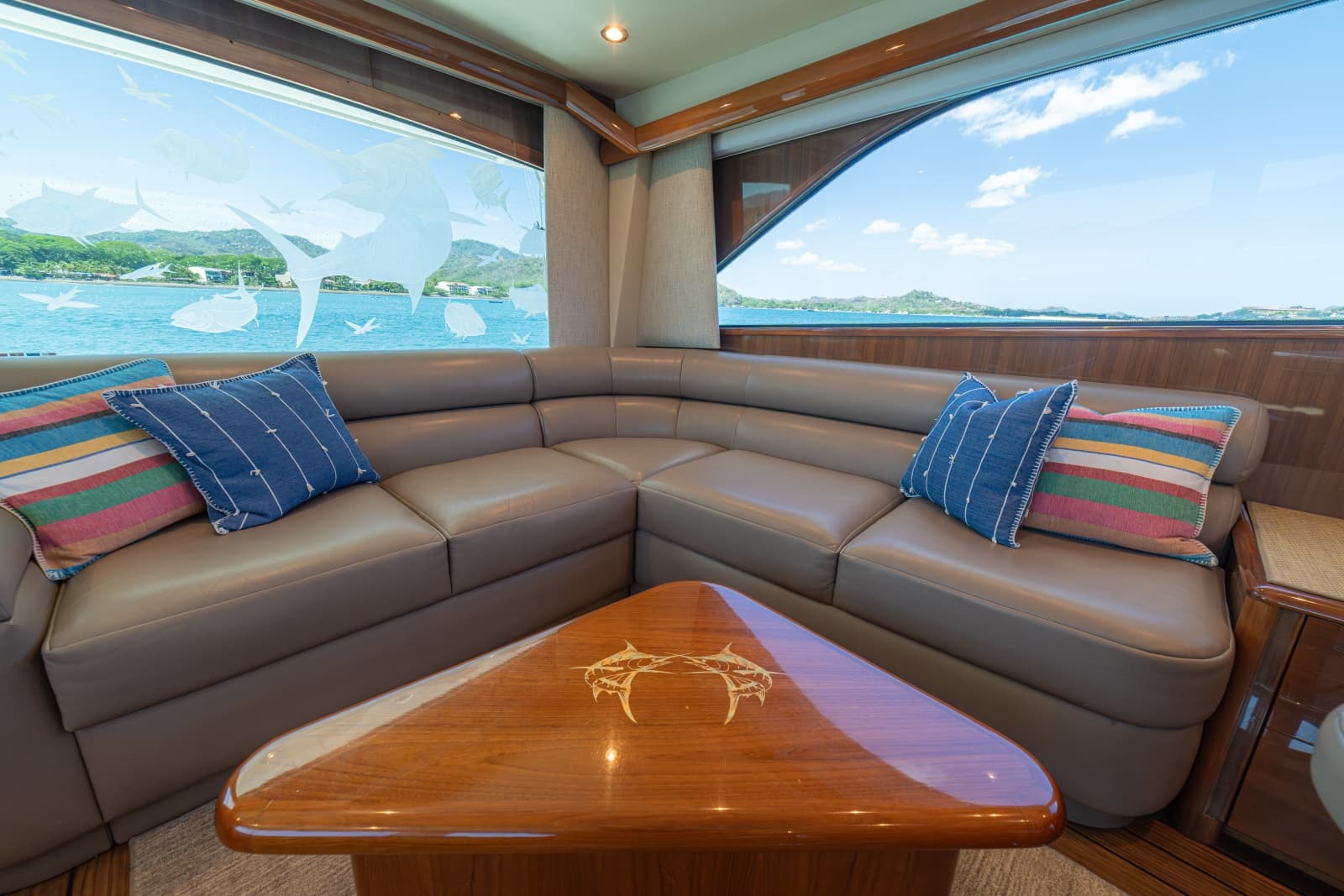 2005 Viking 61 Convertible - Photo 7