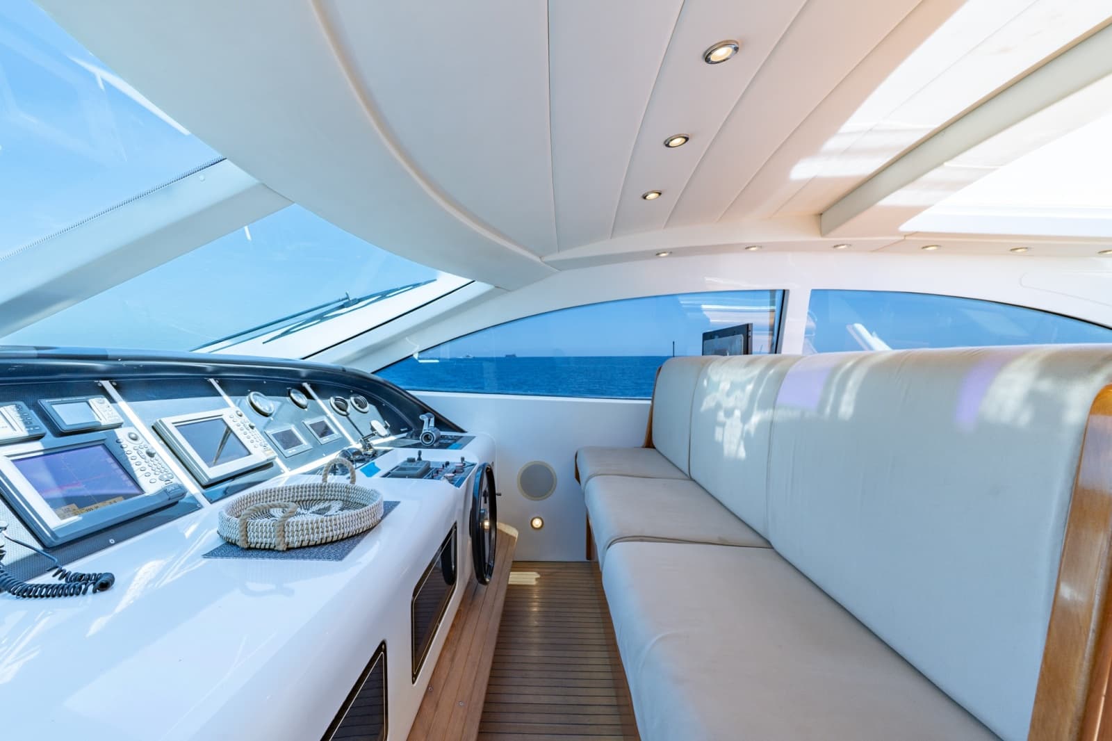 2004 Mangusta 72 - Photo 18