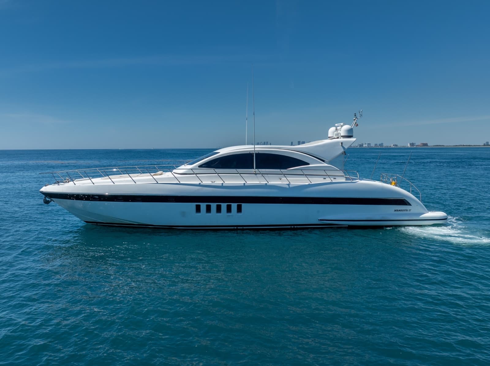 2004 Mangusta 72 - Photo 8