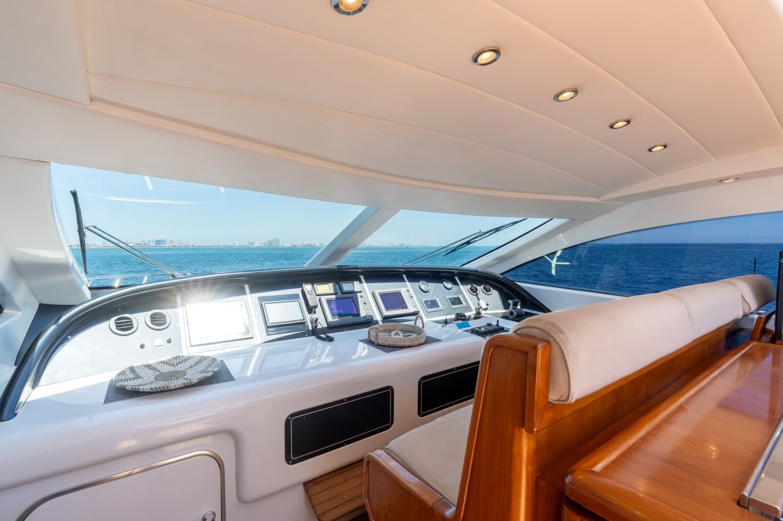 2004 Mangusta 72 - Photo 17