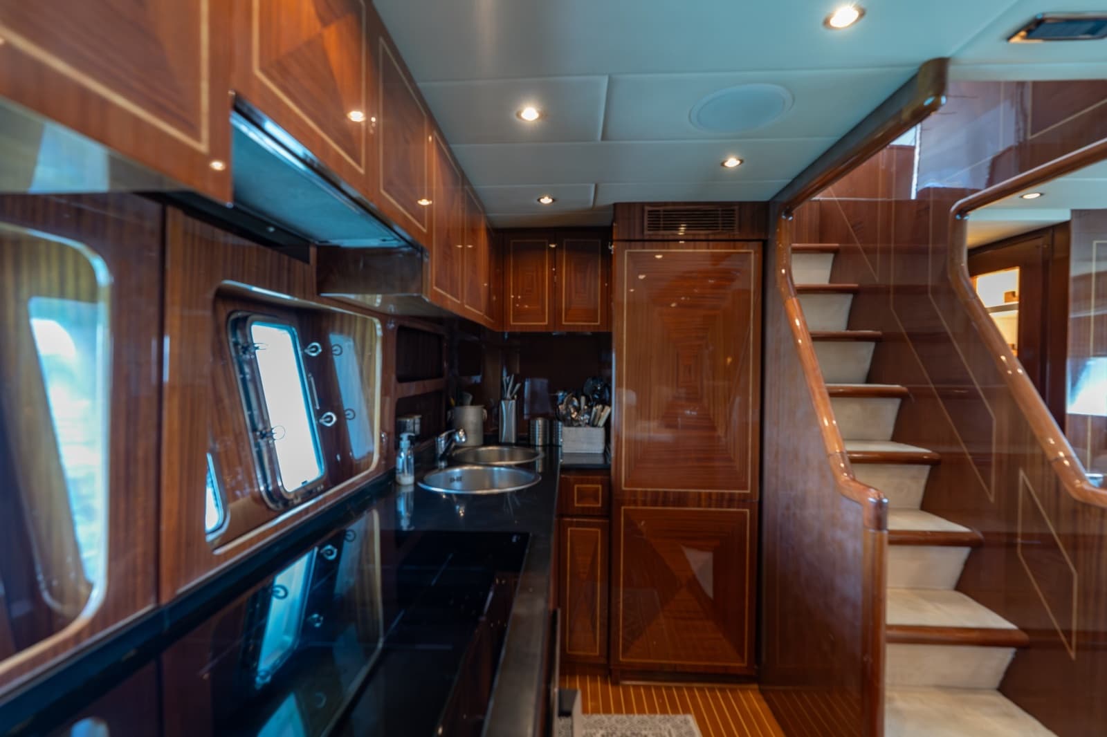 2004 Mangusta 72 - Photo 24