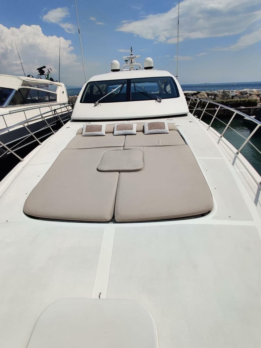 2004 Mangusta 72