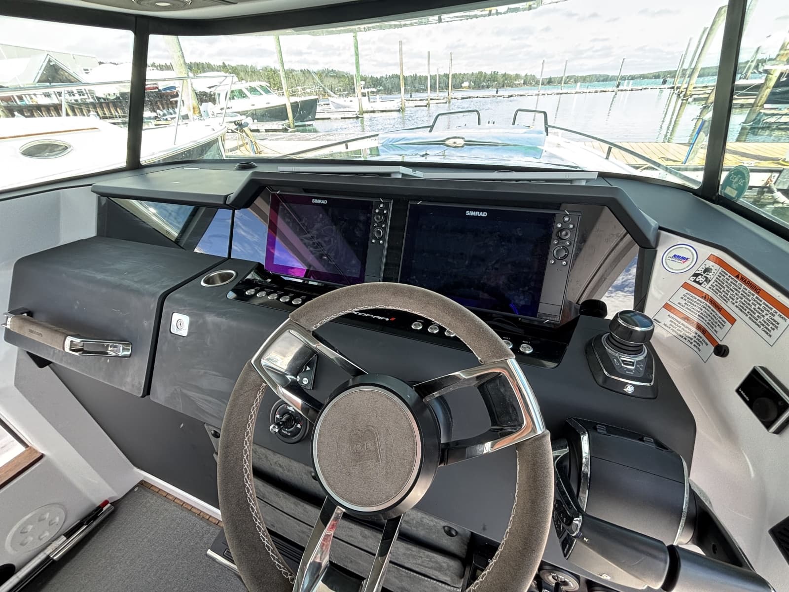 2023 Axopar 37XC Cross Cabin