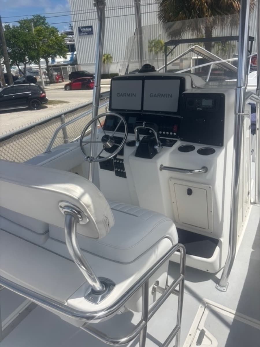 2001 Boston Whaler 26 Outrage
