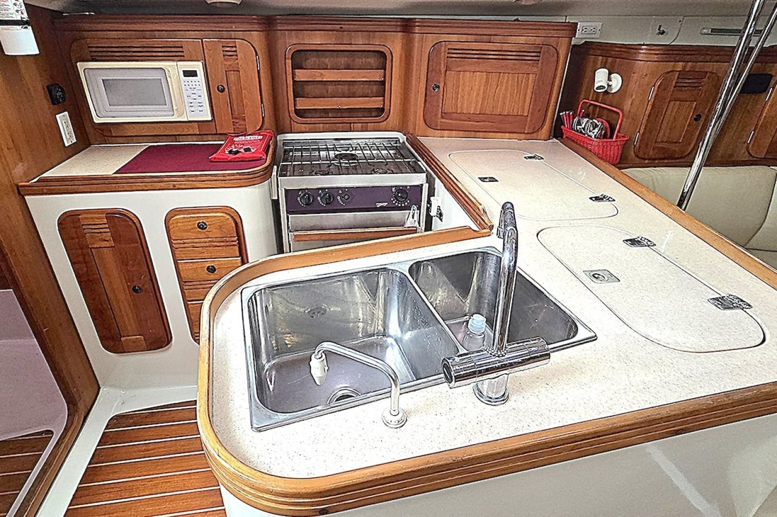 2004 C&C 121 - Photo 8