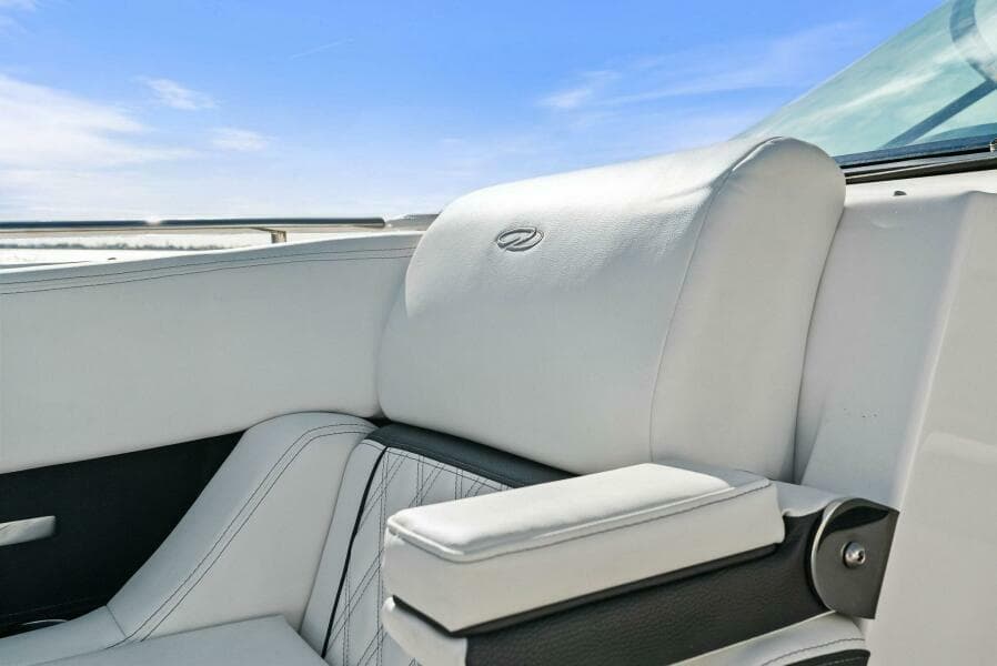 2023 Regal 29 OBX - Photo 29