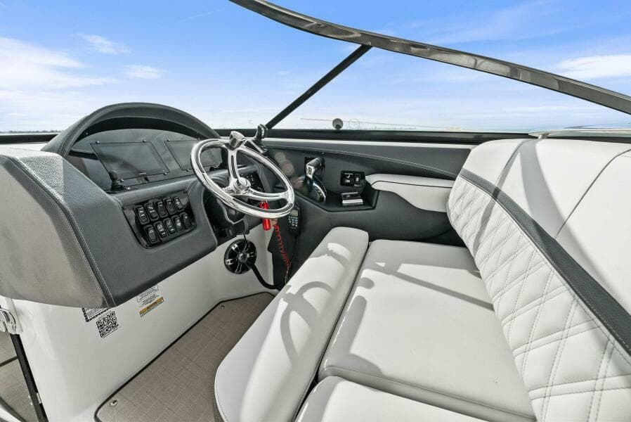 2023 Regal 29 OBX - Photo 17