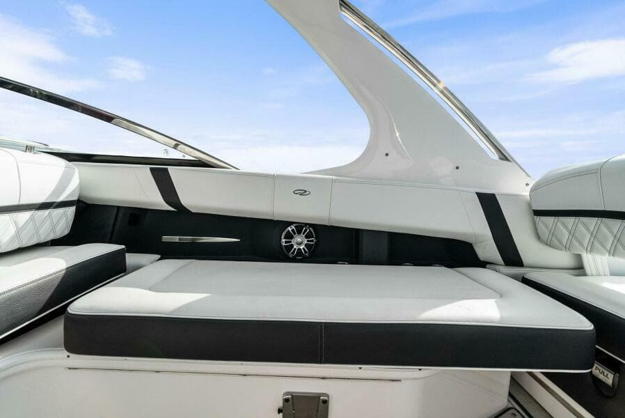 2023 Regal 29 OBX - Photo 10