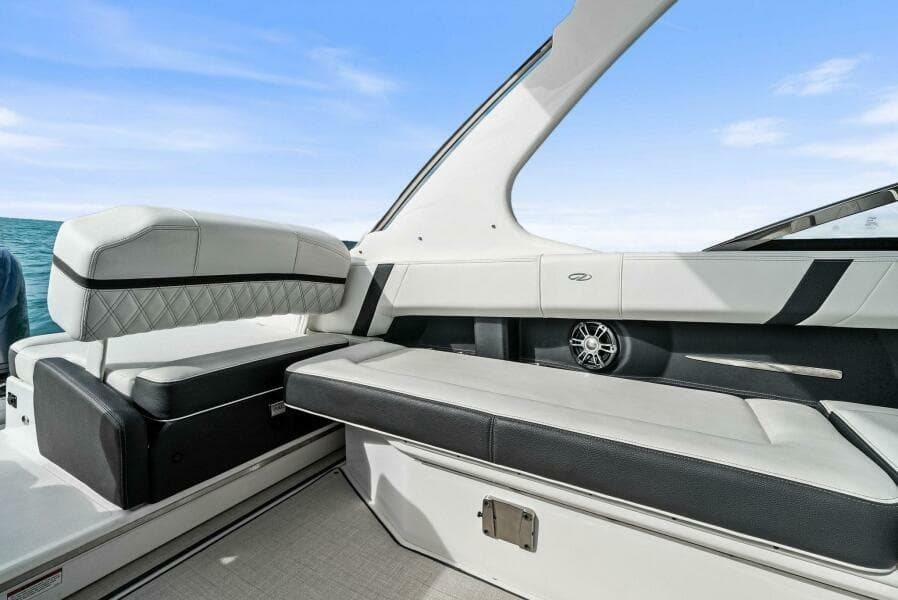 2023 Regal 29 OBX - Photo 9
