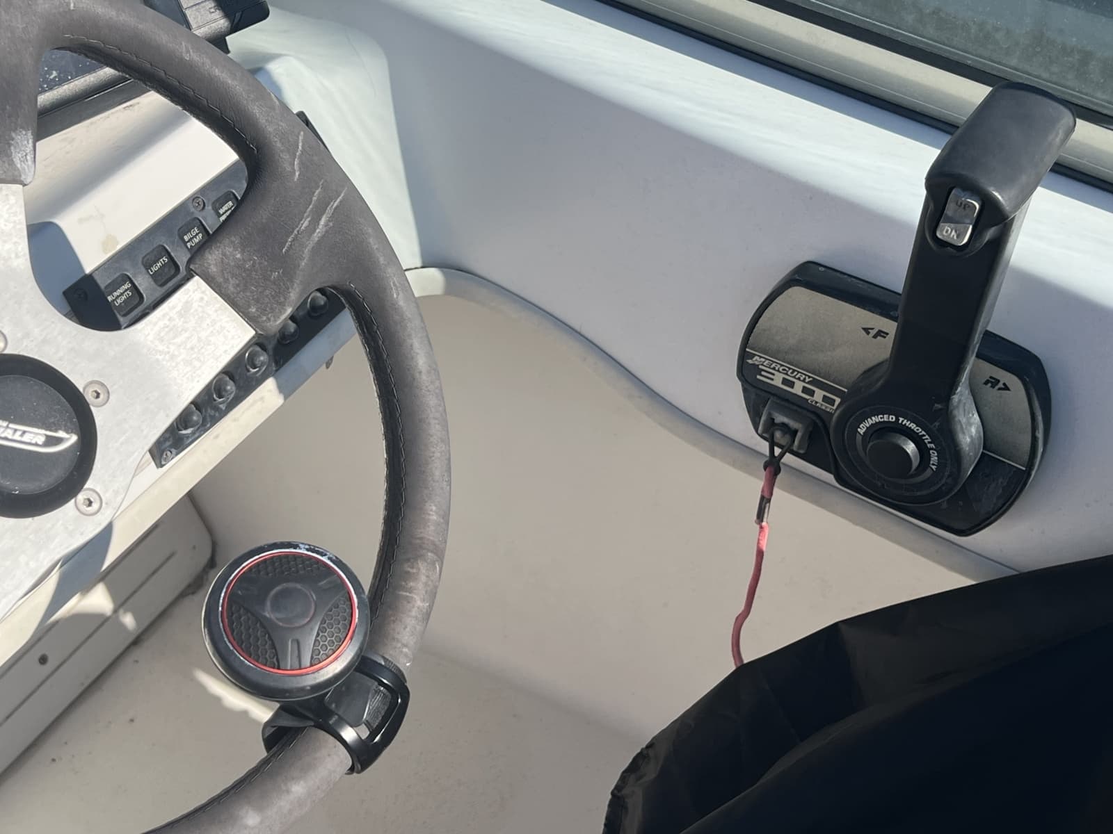 2000 Boston Whaler 18 Ventura Bowrider