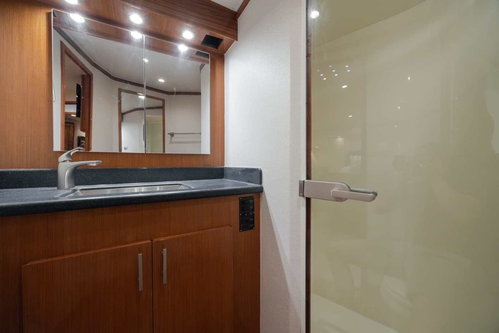 2000 Viking 55 Convertible