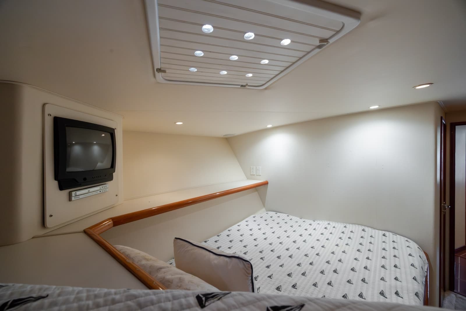 2000 Viking 55 Convertible