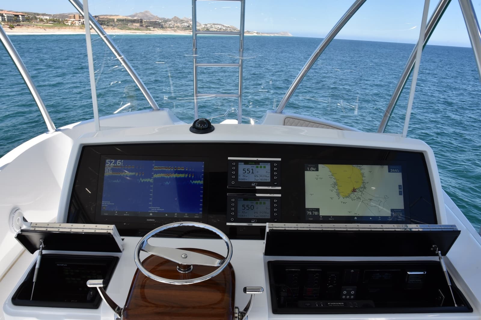 2024 Viking 90 Skybridge - Photo 27