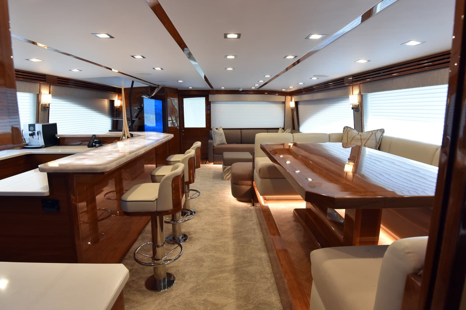 2024 Viking 90 Skybridge - Photo 3