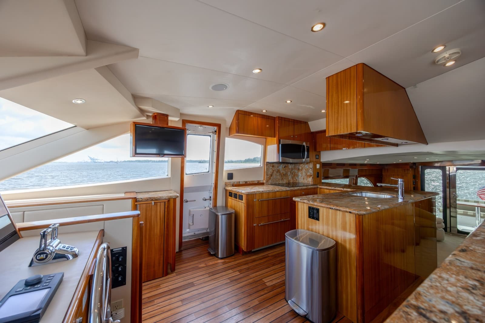 2008 Hatteras Motor Yacht - Photo 91