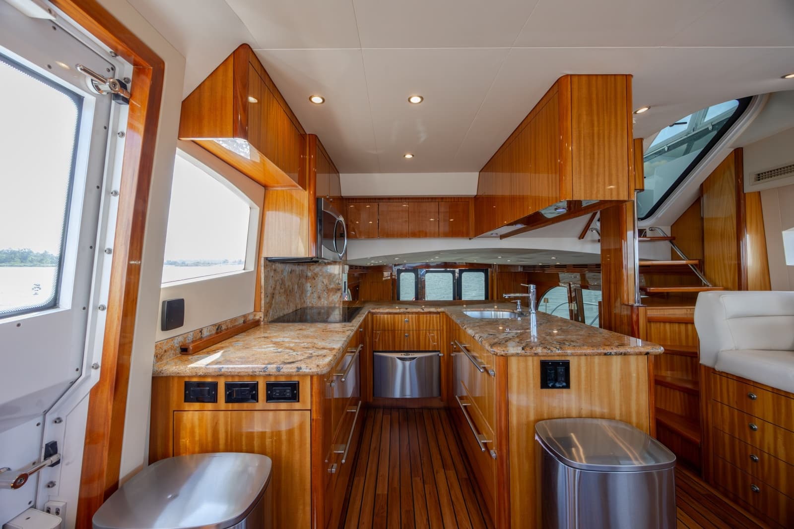 2008 Hatteras Motor Yacht - Photo 92