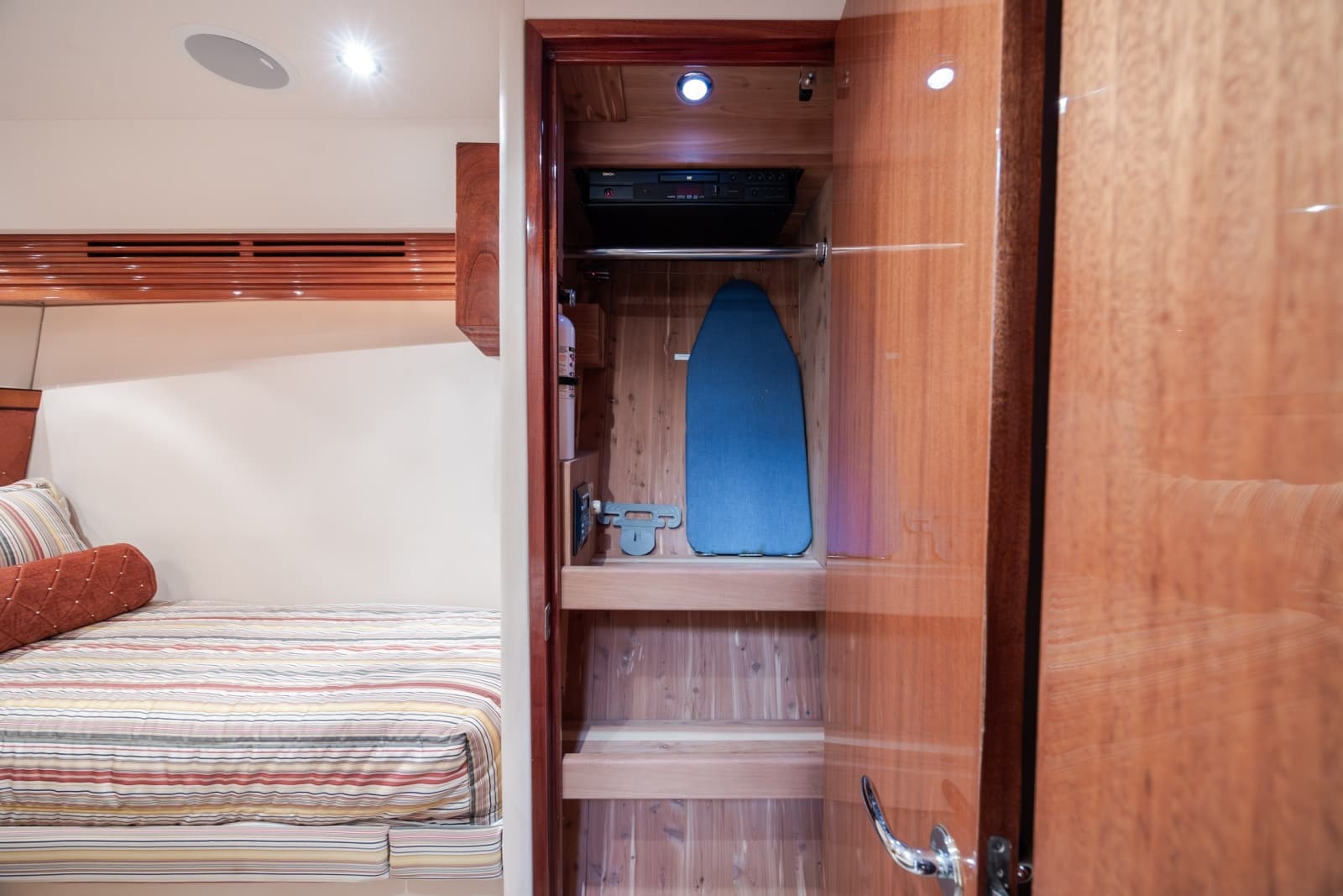 2008 Hatteras Motor Yacht - Photo 67