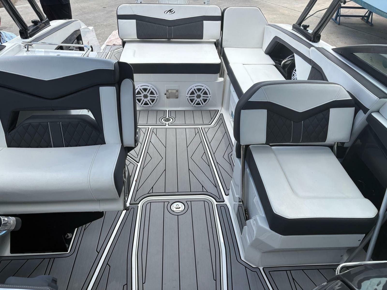 2023 Monterey 255 Super Sport