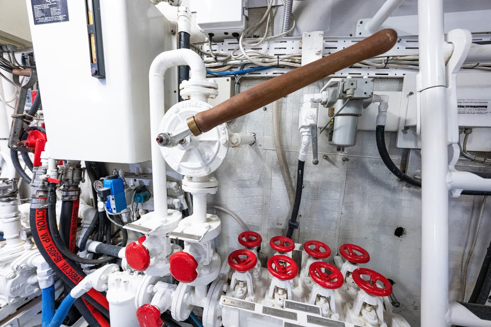 1971 Feadship  - Photo 64