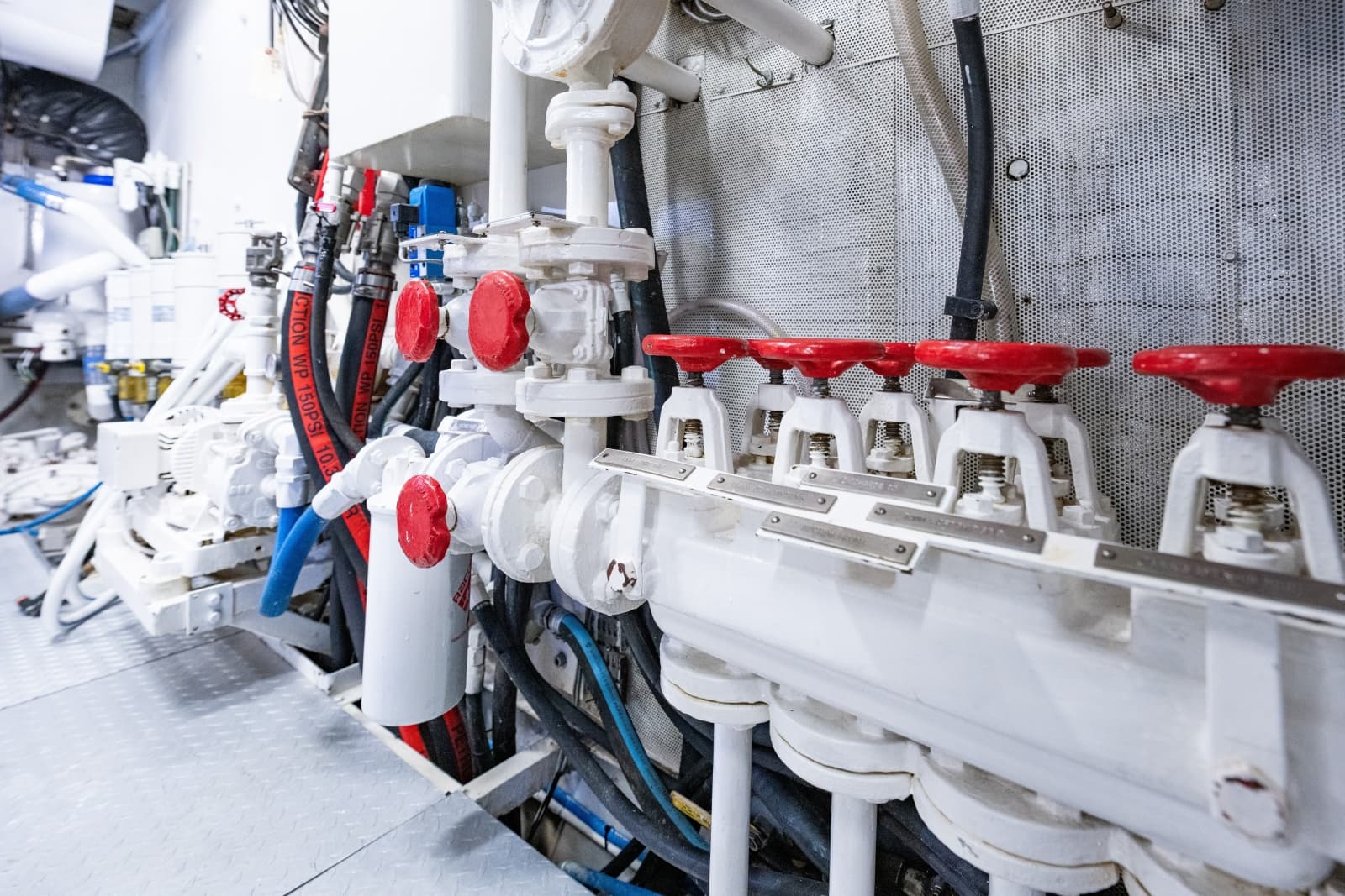 1971 Feadship  - Photo 62