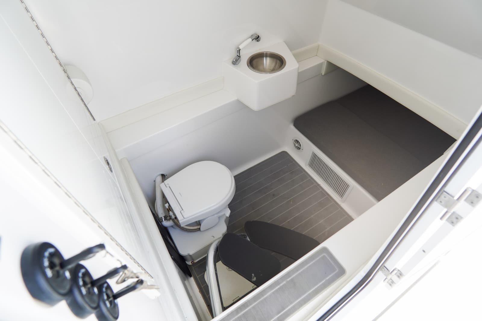 2024 Front Runner CC