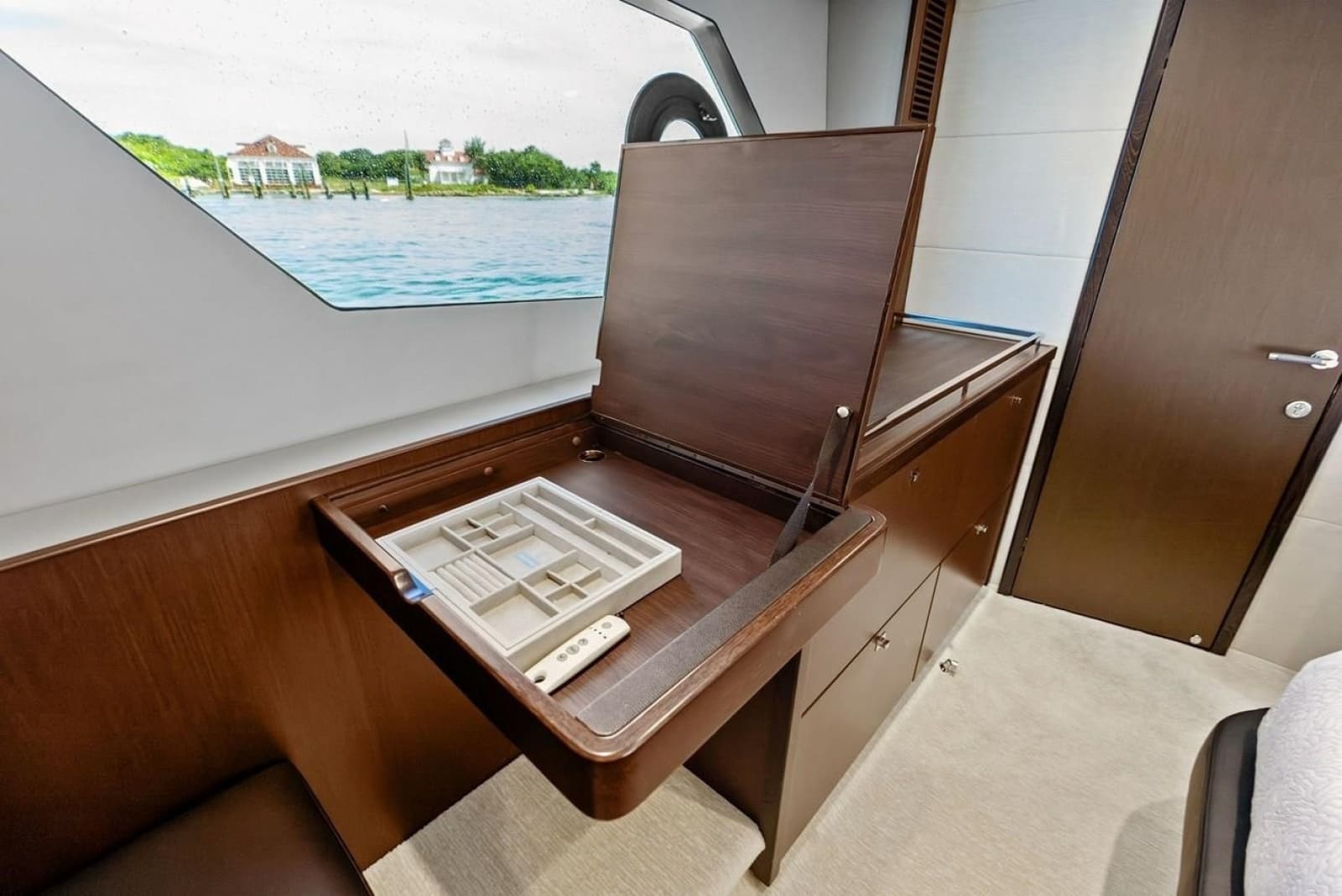 2013 Princess 78 - Photo 50