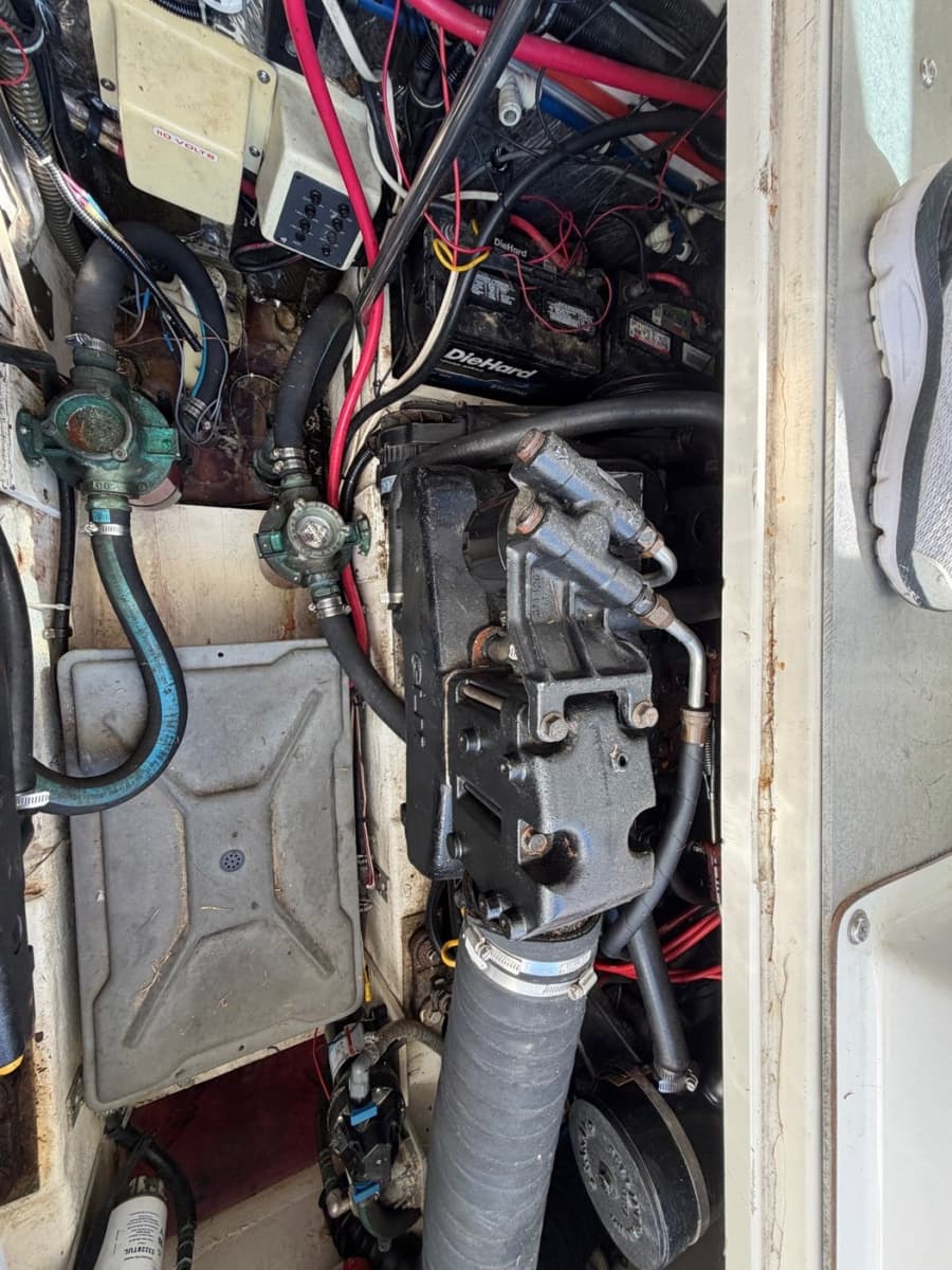 1997 Pursuit 3100 Express - Photo 27