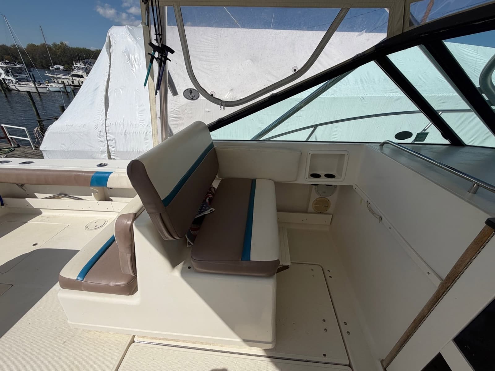 1997 Pursuit 3100 Express - Photo 12