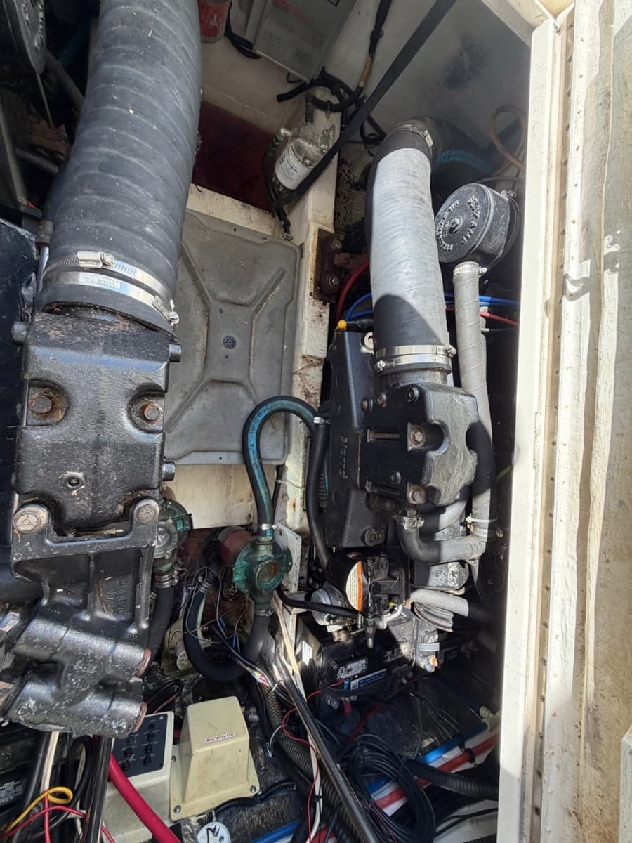 1997 Pursuit 3100 Express - Photo 28