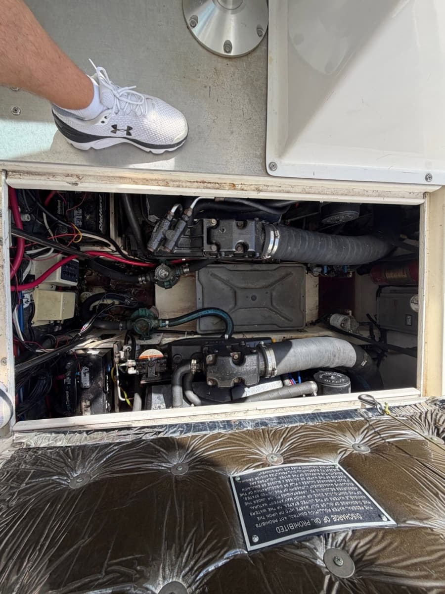 1997 Pursuit 3100 Express - Photo 26