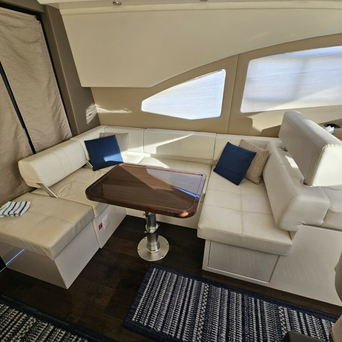 2020 Carver C37  Coupe